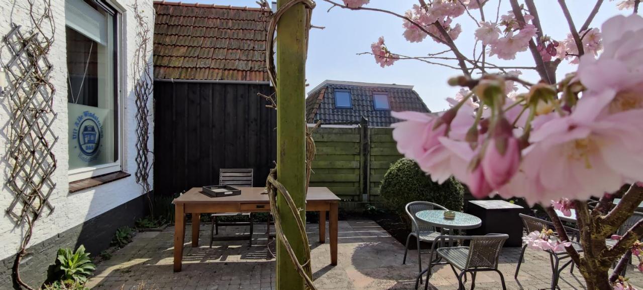 Uit Alle Windstreken Hindeloopen Eksteriør billede